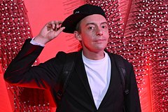 Актера Театра имени Ленсовета прооперировали после падения из окна