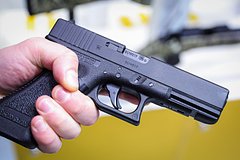 Украинский военком открыл стрельбу во время вручения повестки