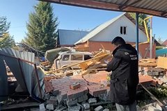 В России мужчина взорвал и обрушил гараж при попытке завести автомобиль