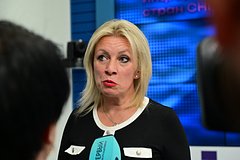 Захарова рассказала о создании Западом барьера для доступа граждан к российским СМИ