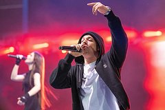 Отец Macan прокомментировал неявку рэпера в военкомат