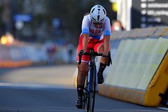 Российская велогонщица сломала ключицу и получила сотрясение мозга на чемпионате мира