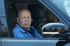 Опубликованы новые фото тяжелобольного Брюса Уиллиса