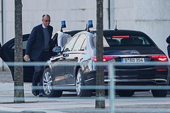 Мерц покинул переговоры Зеленского с Уиткоффом