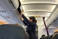 Российская стюардесса обвинила коллегу в домогательствах во время полета